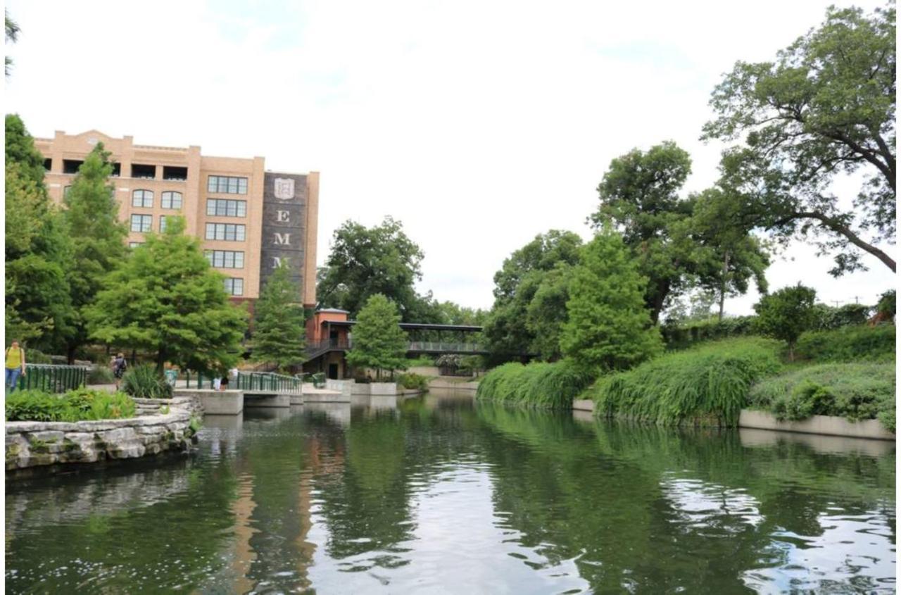 Adorable 2Br Guesthouse Close To Riverwalk And Dt سان أنطونيو الغرفة الصورة